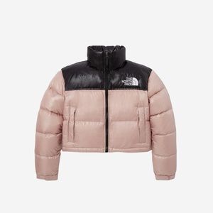 THE NORTH FACE
Pink Nuptse Short Down Jacket
